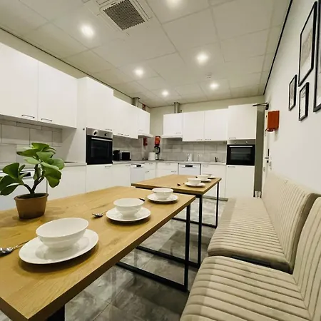 Apartment Fast Wifi, En Bathroom - Maison Lux *