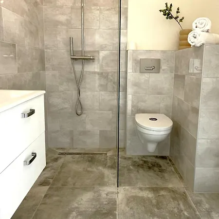 Apartment Fast Wifi, En Bathroom - Maison Lux Raamsdonksveer