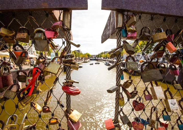 Apartment Modern Suite w WiFi&AC near Breda&Efteling